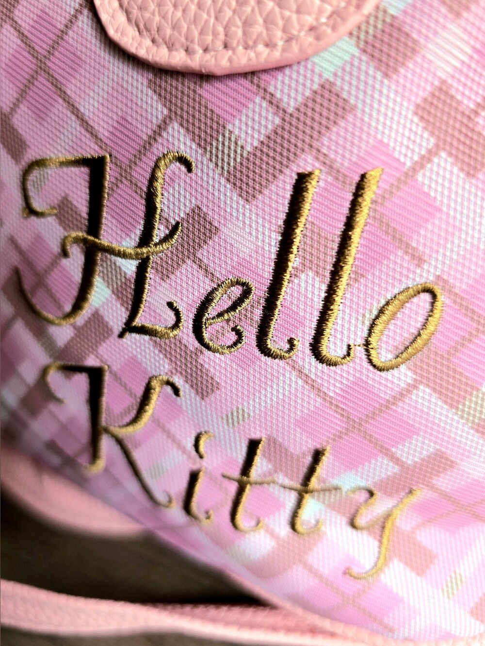 Sanrio Hello Kitty Pink Plaid Satchel / Crossbody NWT - Picture 4 of 12